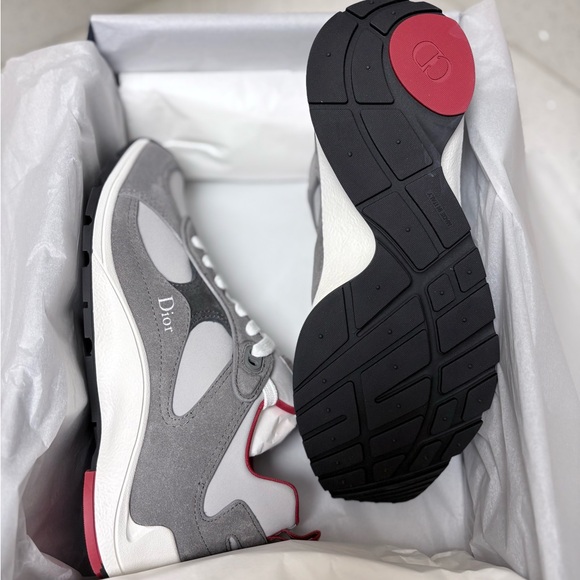 Dior Mile Sneaker
Gray Suede with Gray and Red Neoprene - Picture 4 of 8